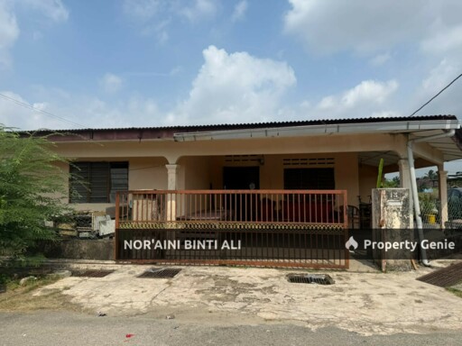 CORNER LOT SETINGKAT  PERMATANG BADAK BARU, KUANTAN UNTUK DIJUAL (RENOVATED)
