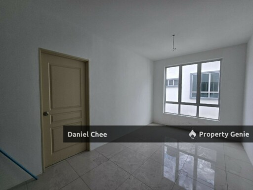 Ipoh Lapangan Kinara Double Storey Intermediate Corner House For Sale