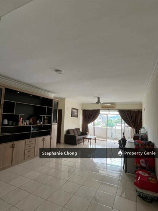 University Towers, Opposite UM Medical Centre, Renovated & Furnished!