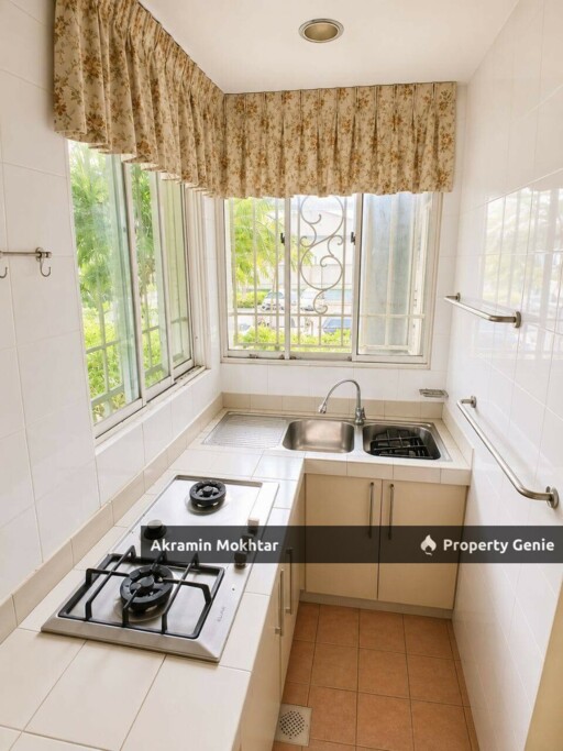 Freehold, Ground Floor, Corner Uni, Fully Renovated & 2 Parking | Duplex Desa Impiana Condominium, Taman Puchong Prima, Puchong.