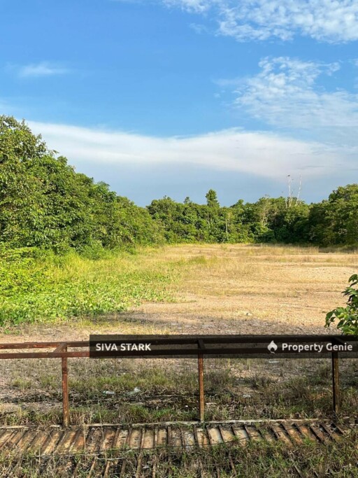 Industrial Converted Land At Jalan Batu Pahat , Kluang Facing Main Road