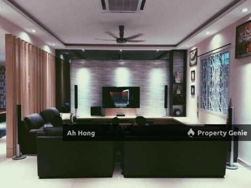 Kempas utama / Double Storey Semi D / Serrisa Villas / Corner Lot / Renovated / Freehold