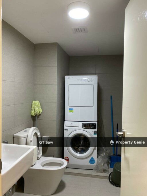 Full Furnished Ekocheras Duplex Connected with Mall & MRT for Rent