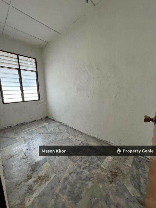 TAMAN NIRWANA 1-STOREY TERRACE 1098sf BARE UNIT ALMA