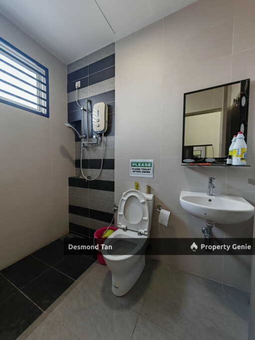 Redup Bandar Ainsdale , S2 Heights, Seremban 2 ( Facing Playground)