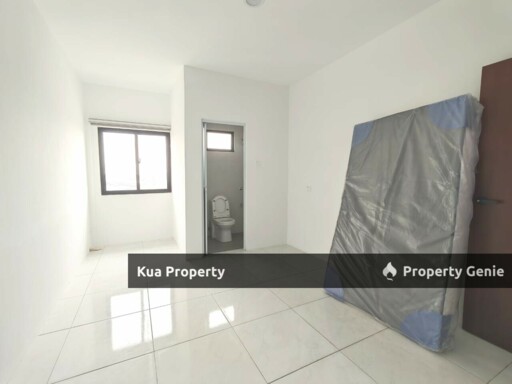 FOR RENT! D’Everglades Upper Unit Townhouse at Kampung Stutong Baru, near BDC