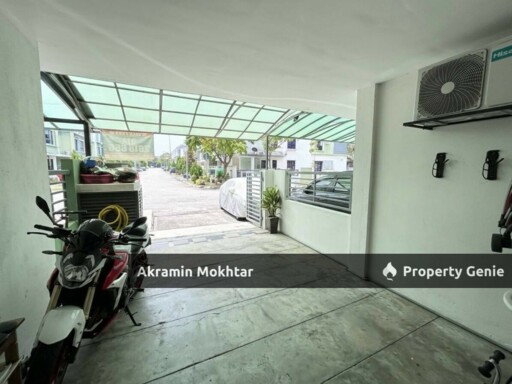 Freehold, Ground Floor, Renovated & Partially Furnished | Townhouse 1.5 Storey Park Villa Bandar Bukit Puchong 2, Puchong Selangor.