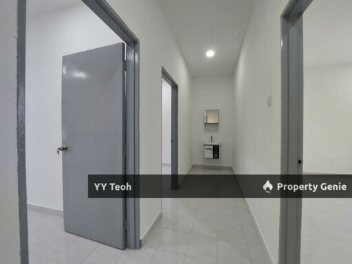 Bukit Cheng 1.5 Storey Townhouse Upper Level