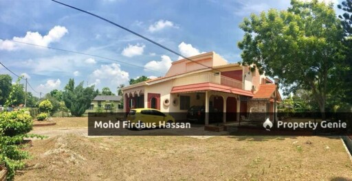 Banglo Jalan Pegawai, Sungai Petani Kedah.Big Land Area in Town Sungai Petani.