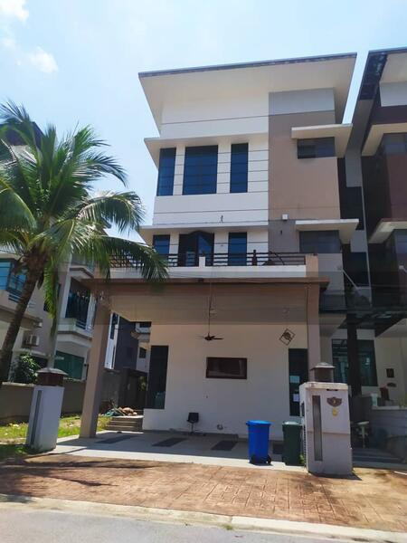 Jelutong Heights 8