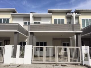 The 8 Residency