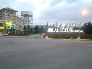 Lake Club Parkhome