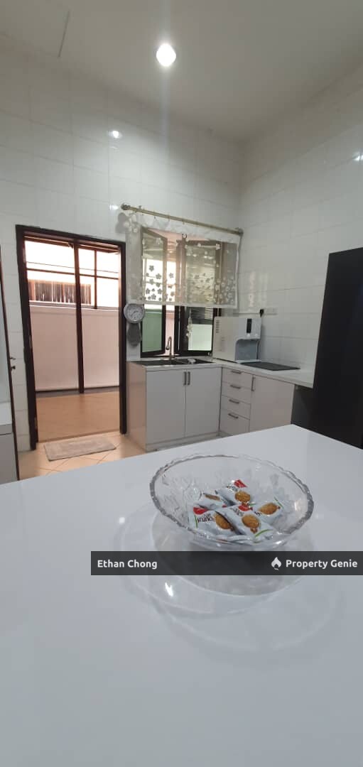 USJ 17 Restree 2 1/2 Storey Semi D House For Rent