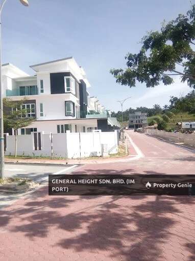 MAHKOTA HEIGHT, SEKTOR IV BANDAR INDERA MAHKOTA