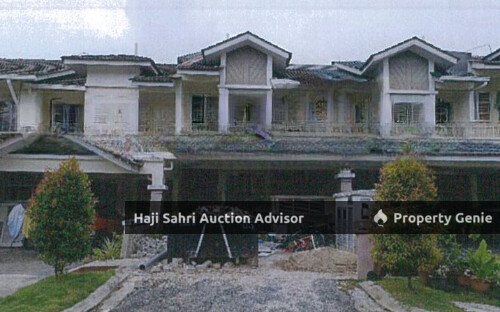 An extended and renovated double storey intermediate terraced house yang beralamat pos di No. 3, Jalan P11 D/9,, Presint 11, 62300, Putrajaya, Wilayah Persekutuan Putrajaya.