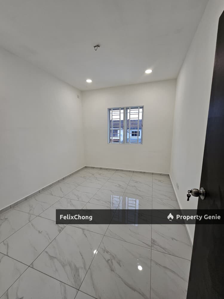 Puteri Wangsa 2 Sty Medium Cost Endlot,Jalan Lading,Ulu Tiram,Renovated