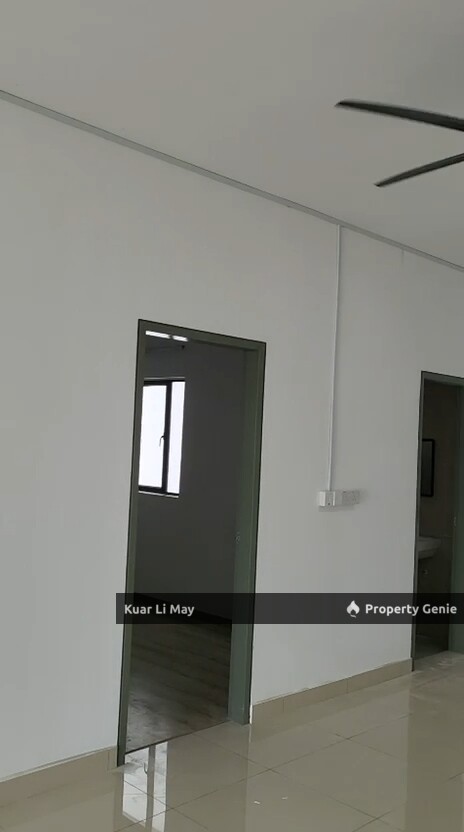 4 Parking The Herz For Sale