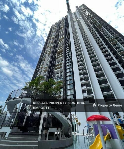 MENARA VISTA PETALIING