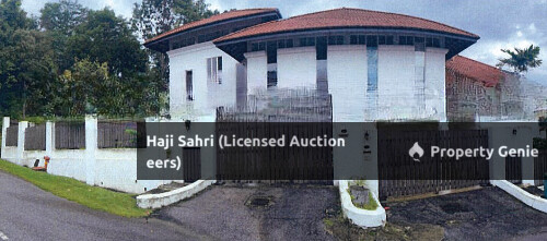 sebidang tanah kediaman yang didirikan di atasnya....rumah berkembar dua tingkat yang direka bentuk secara individu dengan lantai bawah tanah yang telah dipisahkan untuk memuatkan 6 unit rumah kediama