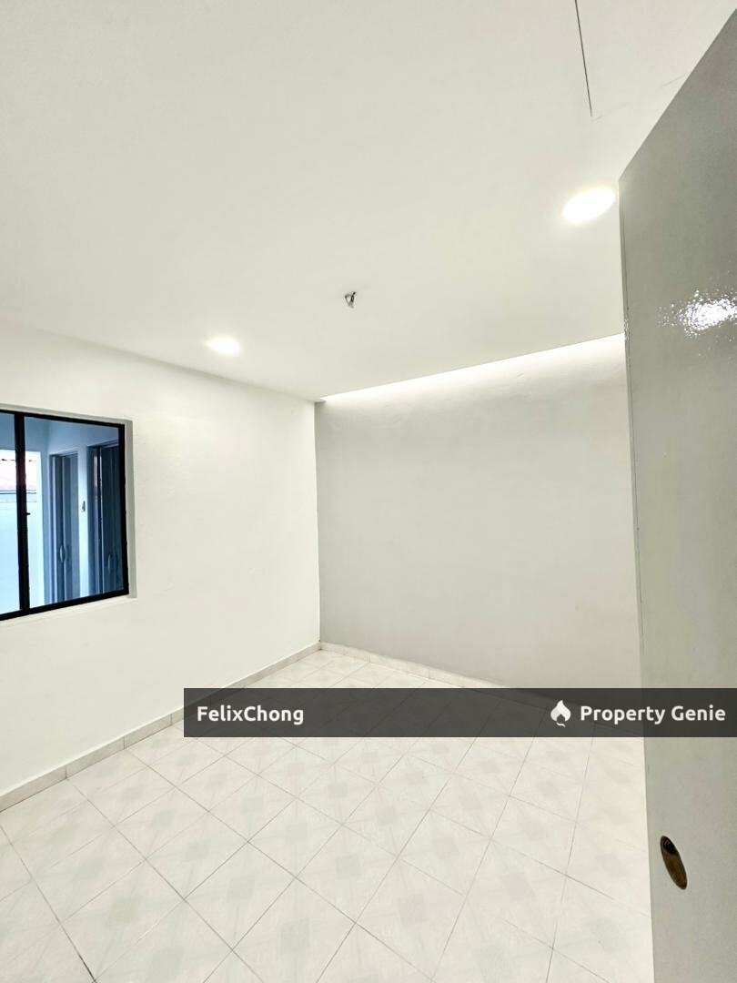 Taman Universiti 1 Sty Low Cost,Jalan Perubatan,Skudai,Renovated