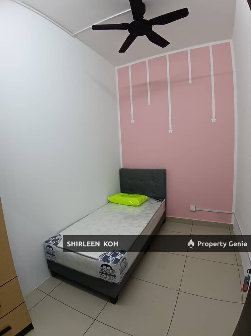 Female room for rent at Suriamas Suites @ Larkin JB Town