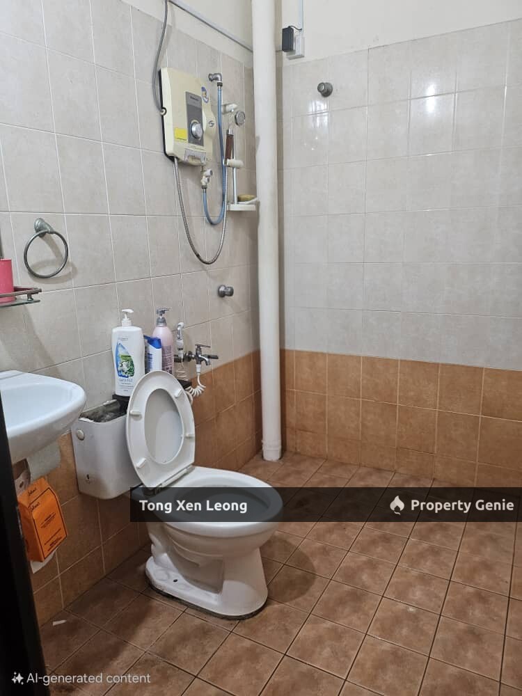 Double Storey Terrace House | Taman Cheng Bestari | Freehold