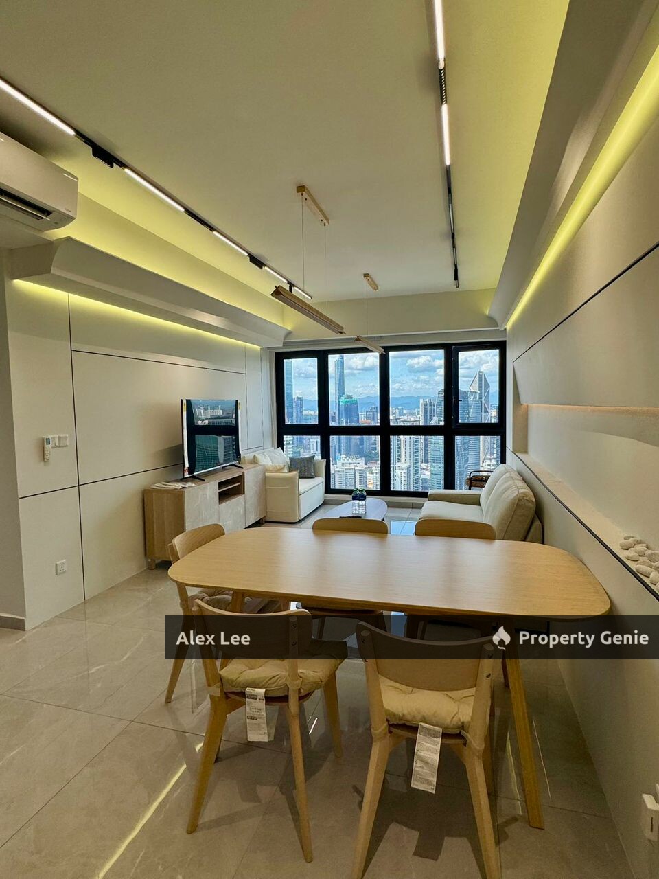 In TRX and KLCC Below Market Price Three bedrooms View to believe it