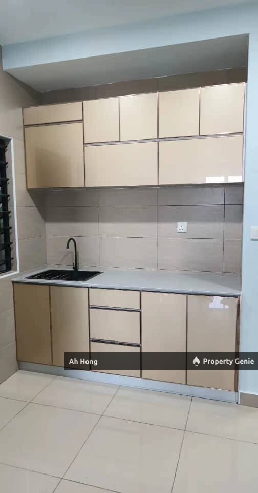Skudai / Ksl Bukit Gemilang / 3bedroom / Partially Furnished