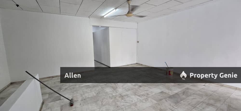 Main Road Frontage! 2-Storey Shop in Taman Ungku Tun Aminah for Rent