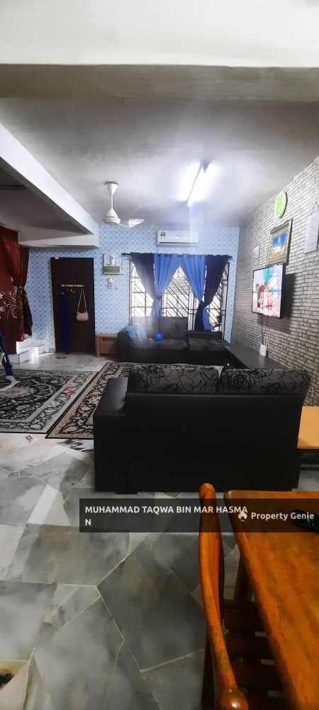 Terrace House Bandar Country Homes