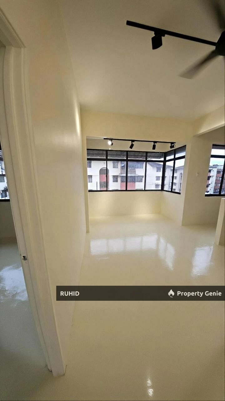 [RENOVATED] FLAT JALAN CAMAR, TAMAN PERLING