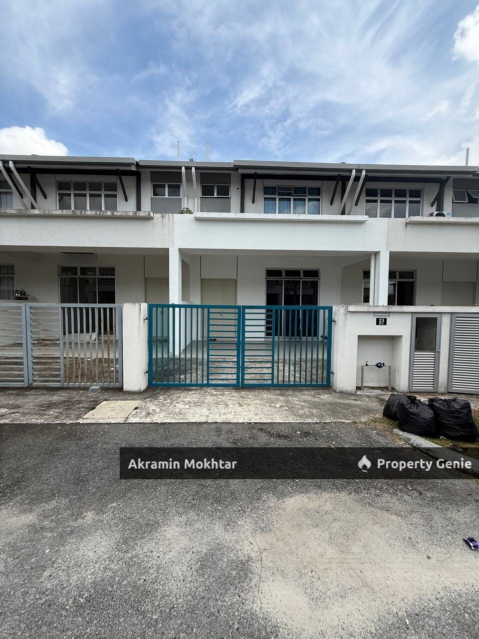 Parking & 2 Storey Terrace House Taman Mahkota Banting