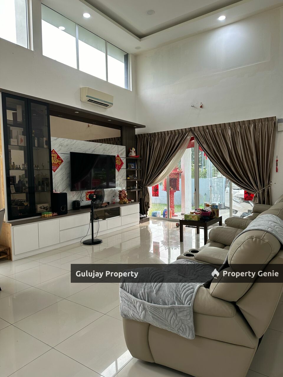 1.5 Storey Corner Lot House At Country Villa For Sales