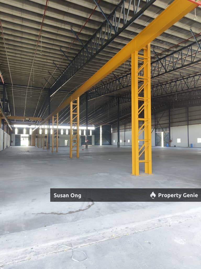 WTR-warehouse with crane-Bukit Jelutong-build up 143k-with loading bay-