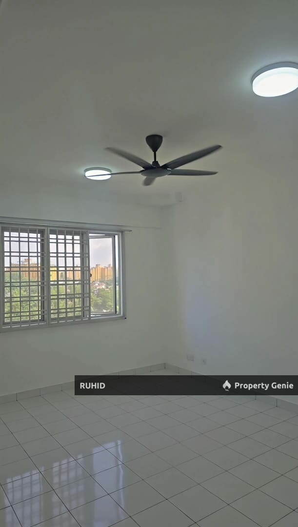 Easy access to Pasir Gudang highway - Pangsapuri Persiaran Tanjung, Johor Bahru/3 Bedroom apartment unit