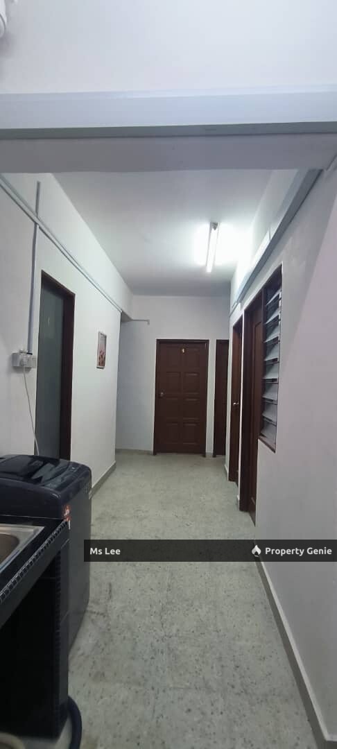 Male Room 3 RM750 @ 1st Floor Shop Apt-Sek 7-Shah Alam-near UITM-Ready Now