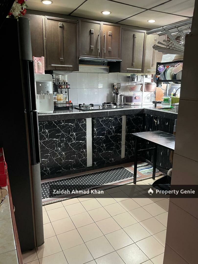 PANGSAPURI NURI BANDAR BUKIT MAHKOTA UNTUK DISEWA TINGKAT 3 AIRCOND DAN KITCHEN CABINET PARKING 2