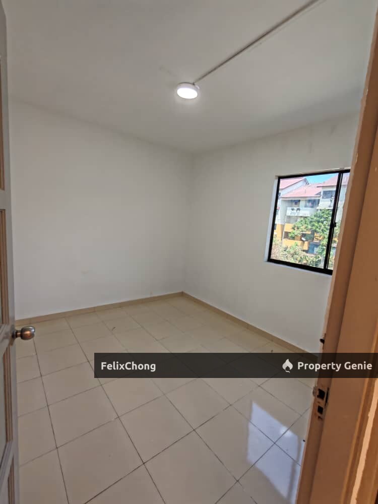 Bandar Selesa Jaya Low Cost Flat,Jalan Silat Gayong,Skudai,Level 3