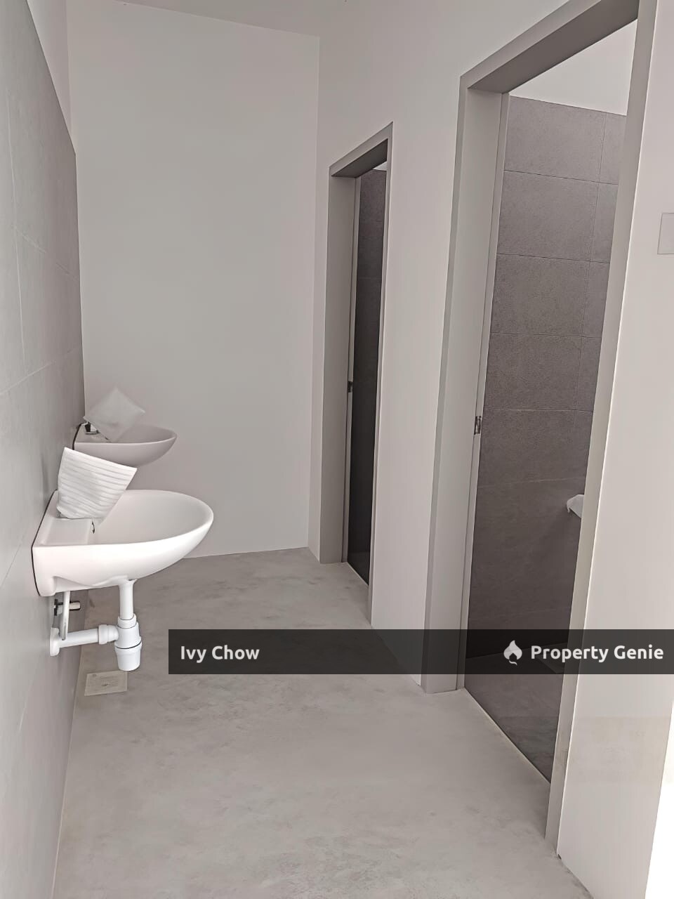 Adda height 3 Sty shoplot Ground floor for rent