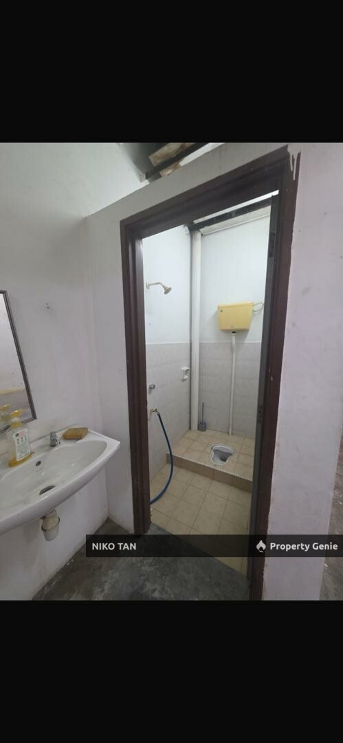 Jalan Cantik 2Storey Shoplot Taman Pelangi Indah For Rent