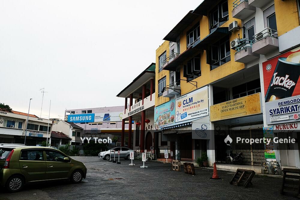 Kampung Hulu 4 Storey Shoplot House