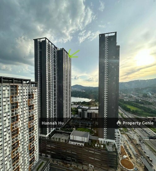 M Luna Service Residence Auction