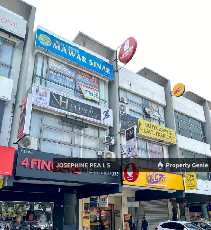 Corner Ground Floor Unit for Rent at The Trillium Lake Fields,Sg Besi