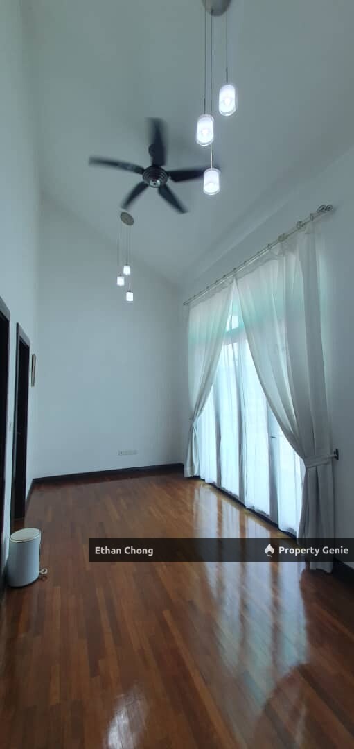USJ 17 Restree 2 1/2 Storey Semi D House For Rent