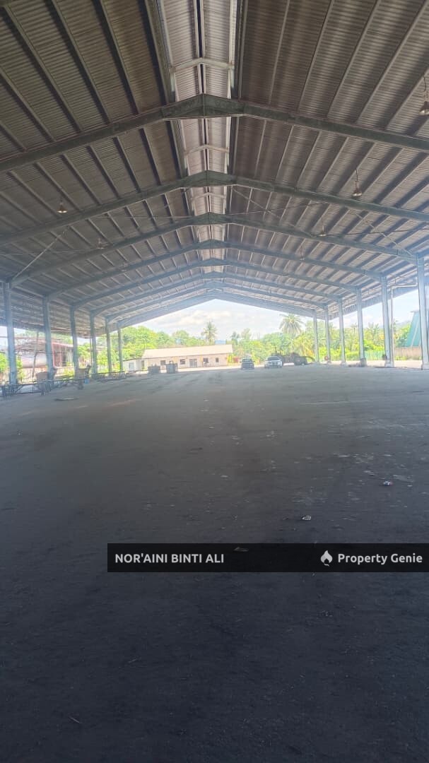 Sawmill with license for sale in Gambang.Freehold land