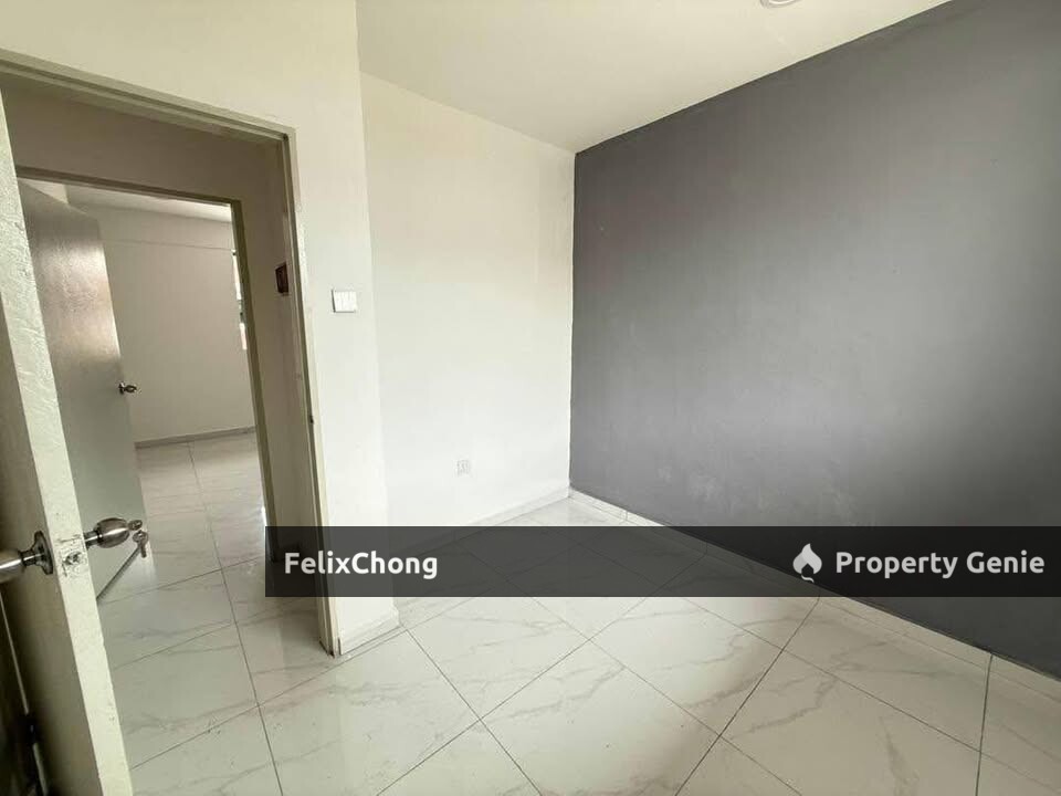 Taman Johor Jaya 2 Sty Low Cost,Jalan Teratai,Johor Bahru,Renovated,Extend