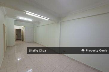 Well Kept Unit Red Ruby Apartment Seri Kembangan For Sale