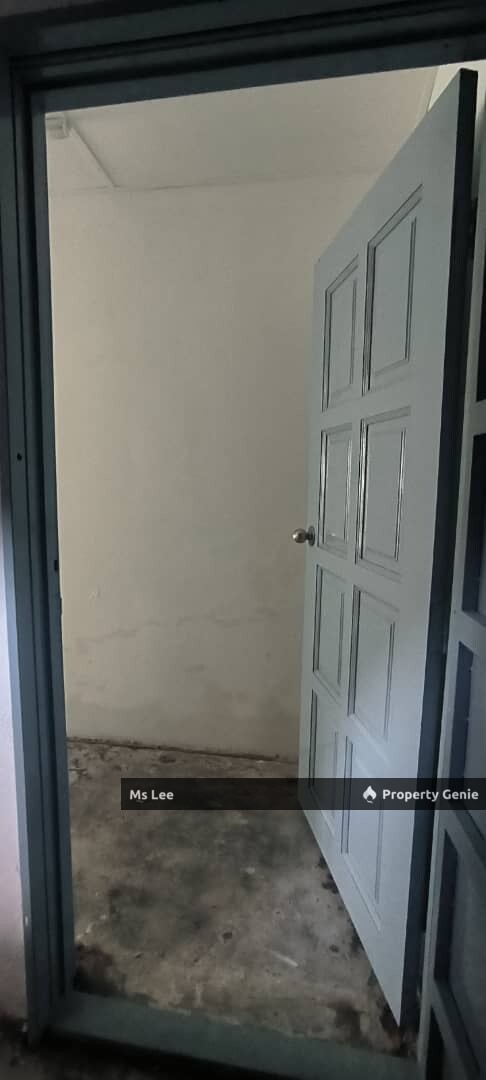 3rd floor Shop Apartment RM 350 (Pasar Malam) -Taman Sentosa @ Klang- Ready 15/7 or 31/7