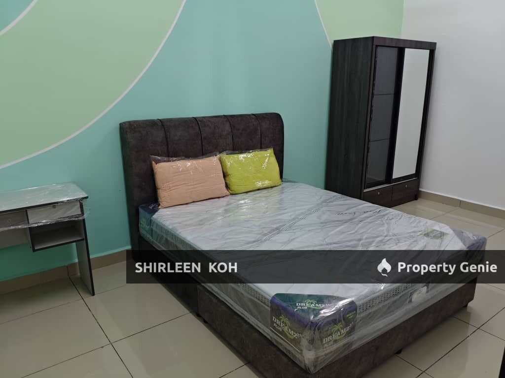 Male room for rent at Suriamas Suites Condominium @ Larkin JB Town