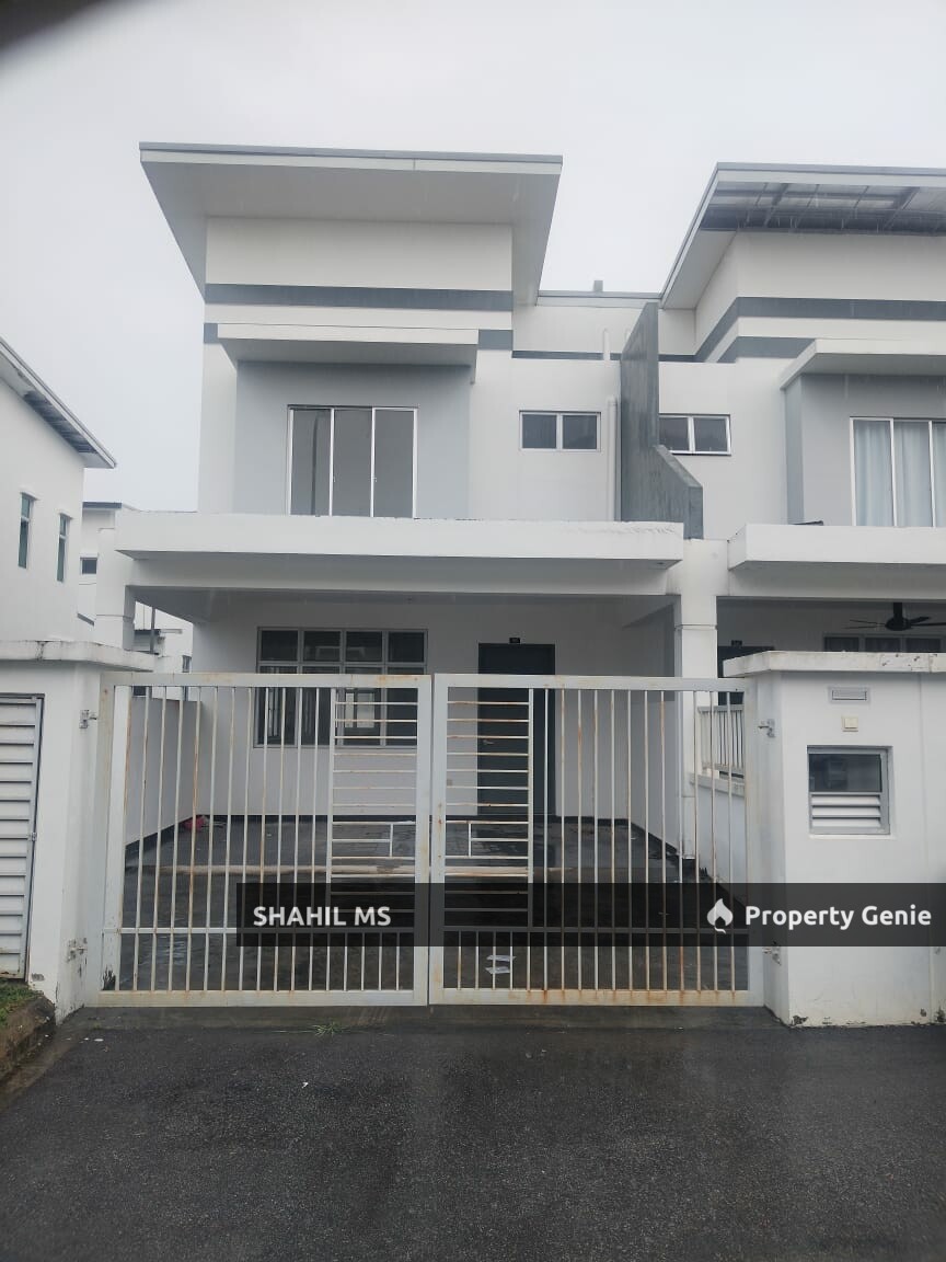 sp0093 || BANDAR PENAWAR JOHOR || TAMAN SRI PENAWAR || RUMAH TERES DUA TINGKAT || END LOT || BUMI LOT || LEASEHOLD || RM530,000